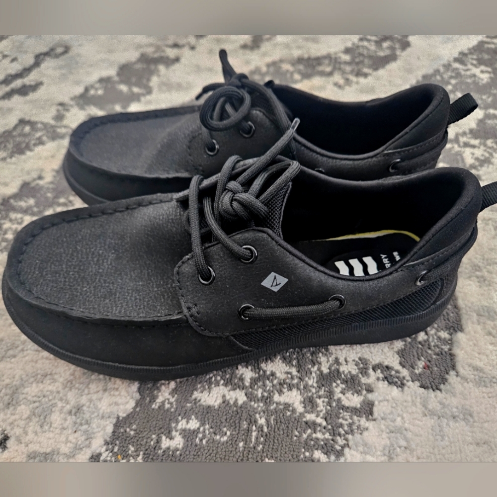 Boys Sperrys black